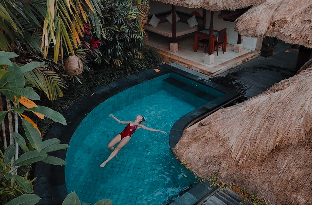 Villa luxueuse avec piscine à débordement dans un cadre tropical idyllique - voyages sur-mesure INAYA